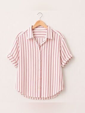 GAP White Tee with Red/Pink Stripes size L